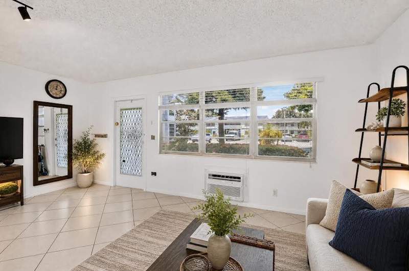 1 bedroom Condominium at 290 Oakridge Q #290, Oakridge Q Condo, Deerfield Beach — photo 2