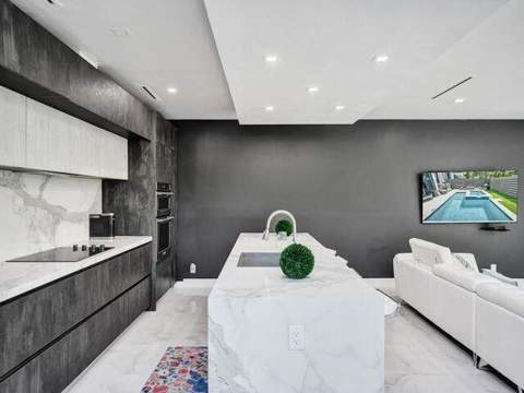 2514 NE 21st Street #A, Fort Lauderdale FL - photo 7 of 41