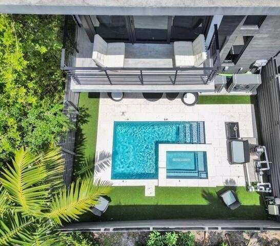 3 bedroom Townhouse at 2514 NE 21st Street #A, Livermore Estates, Fort Lauderdale — photo 1