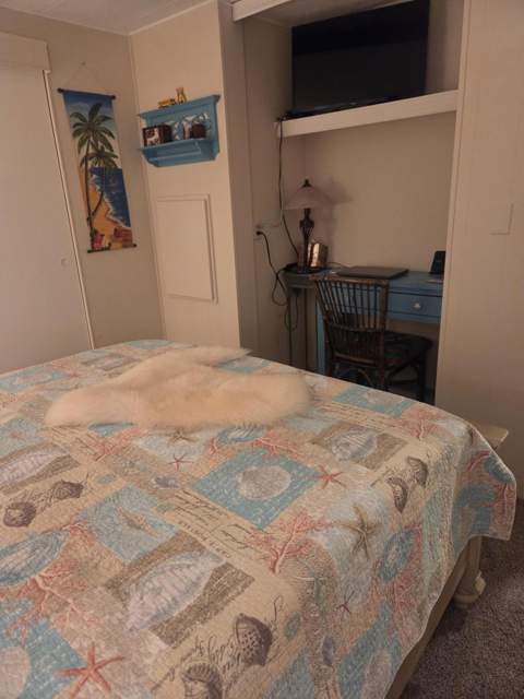 8020 SE Shenandoah Drive, Hobe Sound FL - photo 15 of 26