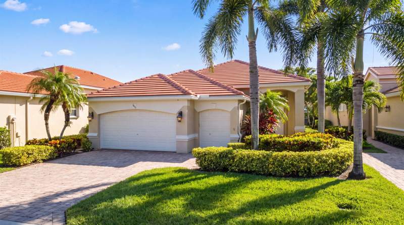 3 bedroom Single Family Residence at 4674 Hazleton Lane, Wycliffe - Huntington, Lake Worth — photo 2