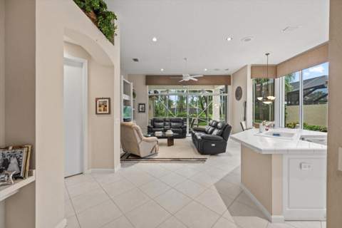 4674 Hazleton Lane, Lake Worth FL - photo 9 of 59