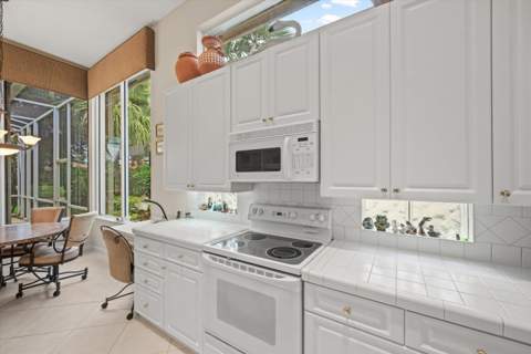 4674 Hazleton Lane, Lake Worth FL - photo 12 of 59