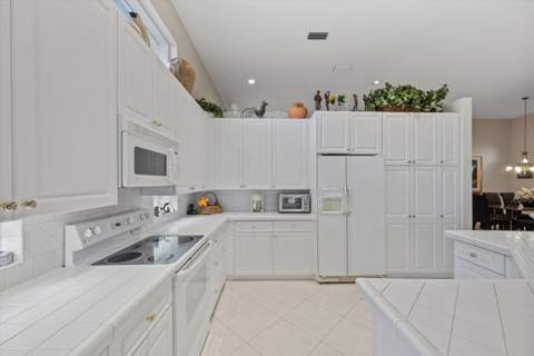 4674 Hazleton Lane, Lake Worth FL - photo 13 of 59