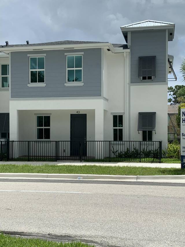 747 SE Central Parkway #43