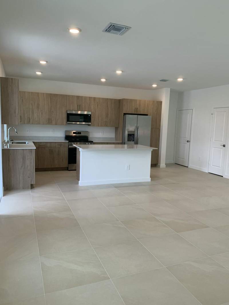 4 bedroom Townhouse at 747 SE Central Parkway #43, Towne Park Replat No. 2, Stuart — photo 3