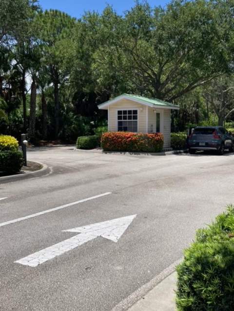 1571 SE Hampshire Way #102, Stuart FL - photo 17 of 18