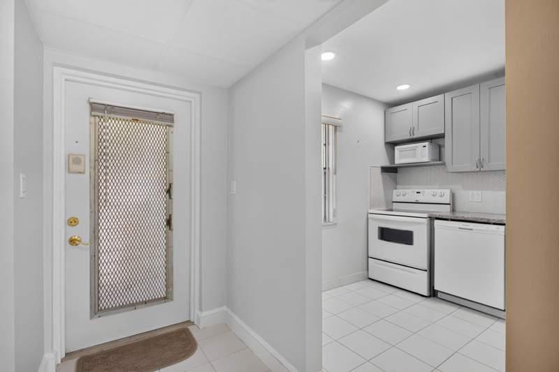 1 bedroom Condominium at 1030 Country Club Drive #205, Oriole Golf & Tennis Club Condo, Margate — photo 2