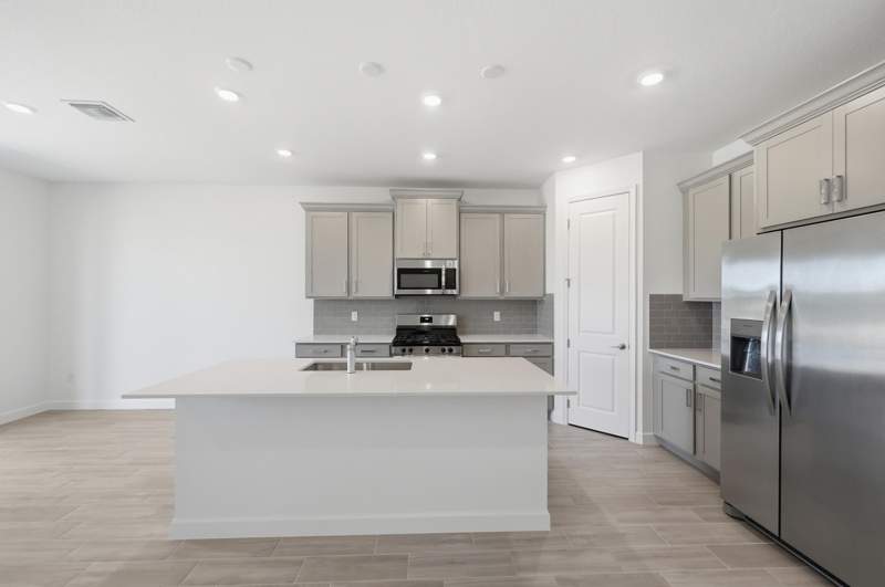 4 bedroom Single Family Residence at 6669 NW Heirloom Terrace, Glynlea Country Club, Port St. Lucie — photo 2