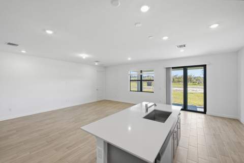 6669 NW Heirloom Terrace, Port St. Lucie FL - photo 8 of 40
