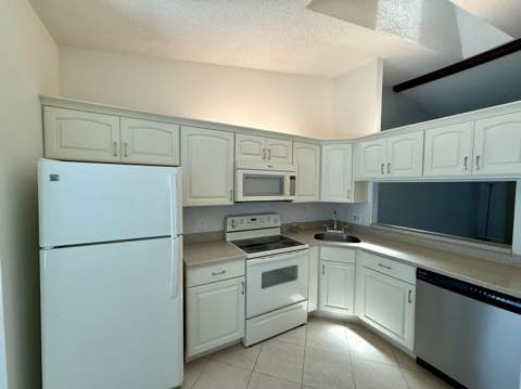 2054 SW Silver Pine Way #123-B, Palm City FL - photo 6 of 21