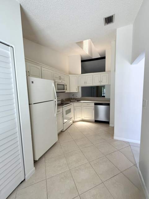 2054 SW Silver Pine Way #123-B, Palm City FL - photo 7 of 21