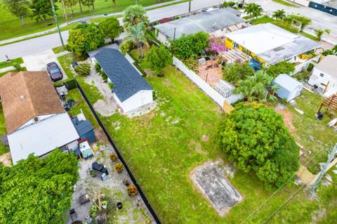 107 SW 4th Avenue, Delray Beach FL - photo 23 of 28