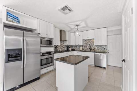 728 NE 9th Avenue, Boynton Beach FL - photo 13 of 45