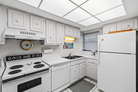 4101 Kittiwake Court #Kittiwake, Boynton Beach FL - photo 8 of 47
