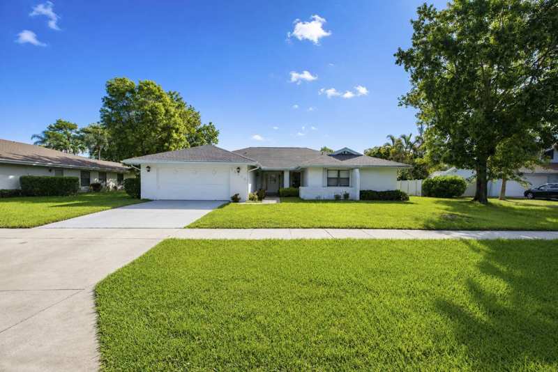4 bedroom Single Family Residence at 12403 Westhall Place, Pinewood East 2 Of Wellington, Wellington — photo 1