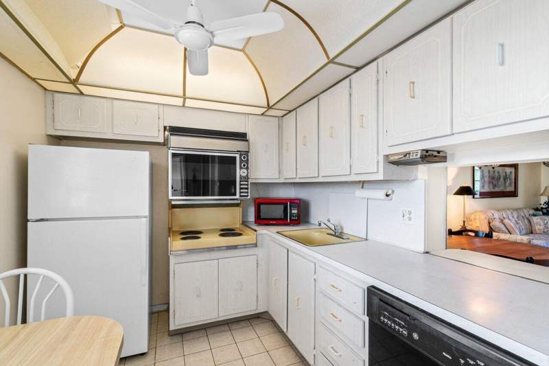 1 bedroom Condominium at 2615 NE 3rd Court #308, Village Royale Greenwood Condo, Boynton Beach — photo 2