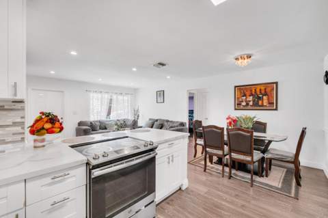 5711 NW 65th Way, Tamarac FL - photo 8 of 26