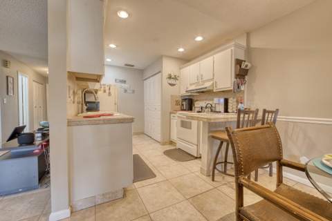 5037 Alfred Drive, West Palm Beach FL - photo 7 of 20