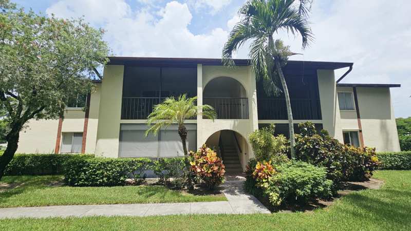 2 bedroom Condominium at 4807 Sable Pine Circle #B1, Pine Ridge At Haverhill Condo, West Palm Beach — photo 1