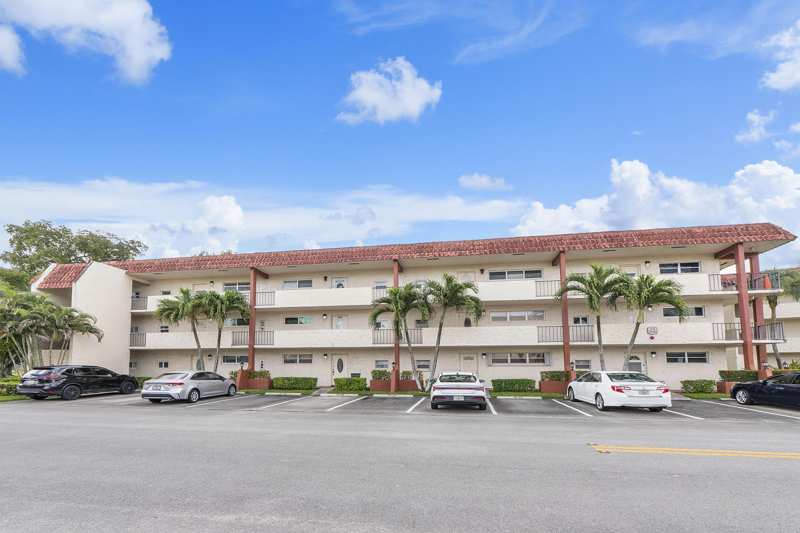 2 bedroom Condominium at 8990 S Hollybrook Boulevard #209, Hollybrook Golf And, Pembroke Pines — photo 1