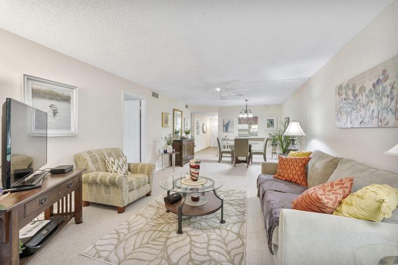 2 bedroom Condominium at 8990 S Hollybrook Boulevard #209, Hollybrook Golf And, Pembroke Pines — photo 2