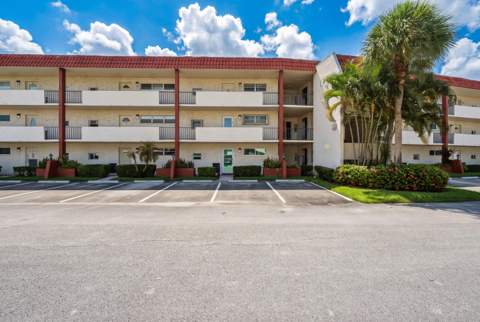 9823 S Hollybrook Lake Drive #206, Pembroke Pines FL - photo 16 of 58