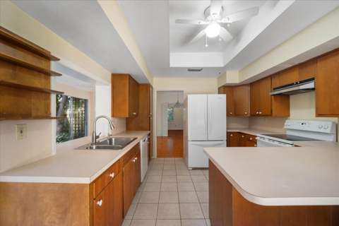 24 N Via Lucindia, Sewalls Point FL - photo 22 of 59