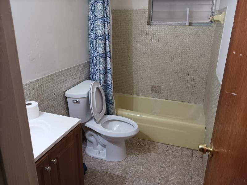 3 bedroom Single Family Residence at 7757 SE Embassy Boulevard, Miramar Park Third Add, Miramar — photo 4