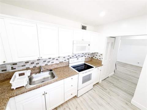 2710 Riverside Drive #201-A, Coral Springs FL - photo 6 of 37