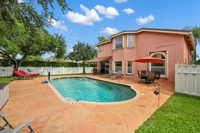 5 bedroom Single Family Residence at 11650 NW 48th Court, Wyndham Lakes East, Coral Springs — photo 4