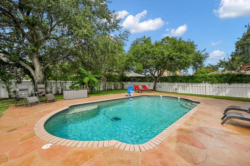 5 bedroom Single Family Residence at 11650 NW 48th Court, Wyndham Lakes East, Coral Springs — photo 5