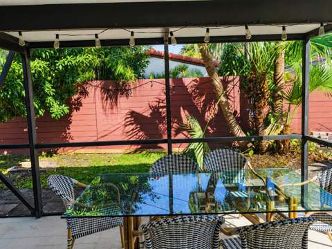 819 NE 2nd Court, Hallandale Beach FL - photo 9 of 29