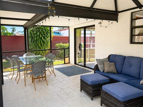 819 NE 2nd Court, Hallandale Beach FL - photo 11 of 29