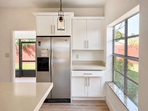 819 NE 2nd Court, Hallandale Beach FL - photo 6 of 29