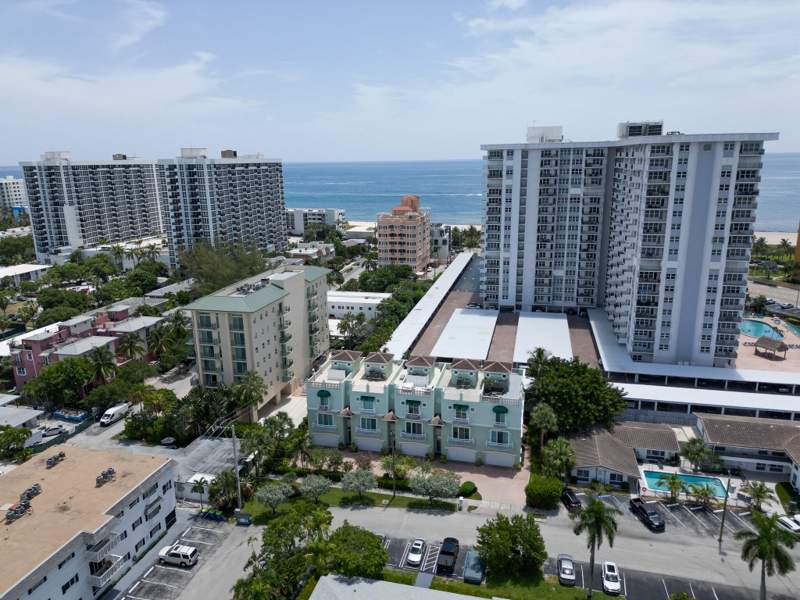 3 bedroom Townhouse at 430 Sunset Drive, Surfside Villas, Pompano Beach — photo 2