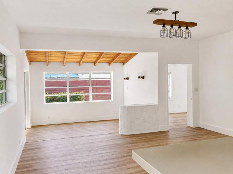 3 bedroom Single Family Residence at 819 NE 2nd Court, Gulfstream Estates, Hallandale Beach — photo 4