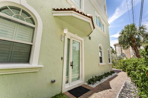 430 Sunset Drive, Pompano Beach FL - photo 7 of 48