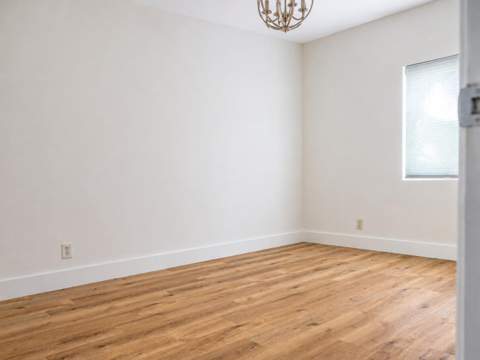 819 NE 2nd Court, Hallandale Beach FL - photo 20 of 29