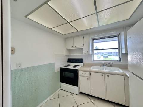 2885 Crosley Drive #A, West Palm Beach FL - photo 8 of 53