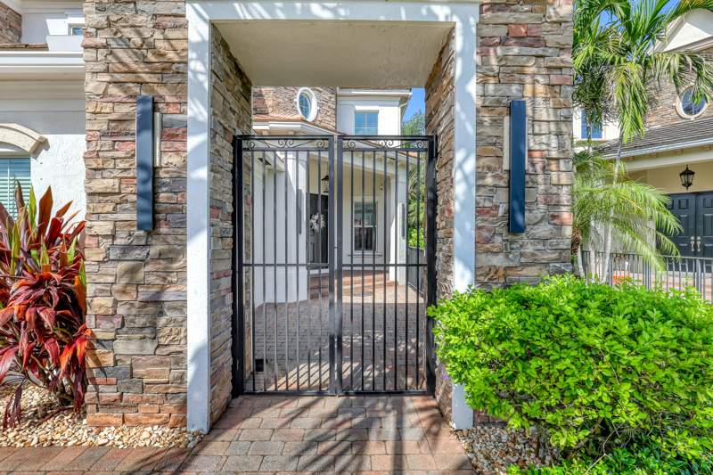 4 bedroom Single Family Residence at 8541 Butler Greenwood Drive, Diamond C Ranch Pod G, Royal Palm Beach — photo 4