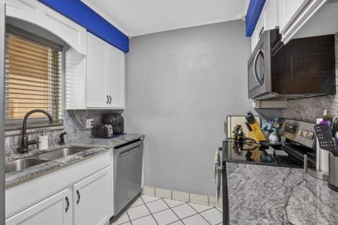 12027 Greenway Circle #204, Royal Palm Beach FL - photo 6 of 42