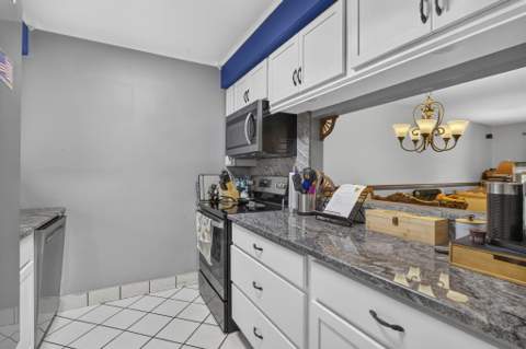 12027 Greenway Circle #204, Royal Palm Beach FL - photo 10 of 42