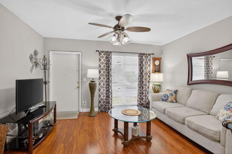 1 bedroom Condominium at 309 Circle Drive, Four Sea Suns , Boynton Beach — photo 3
