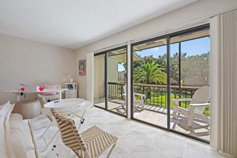 18480 SE Wood Haven Lane #J, Jupiter FL - photo 6 of 28