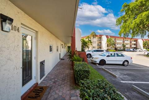 9823 S Hollybrook Lake Drive #104, Pembroke Pines FL - photo 20 of 57