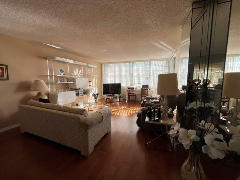 1 bedroom Condominium at 1400 S Ocean Drive #707, Trafalgar Towers Condominium, Hollywood — photo 3