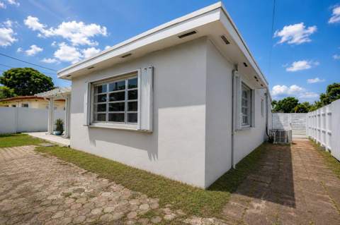 511 N 69th Way, Hollywood FL - photo 14 of 14