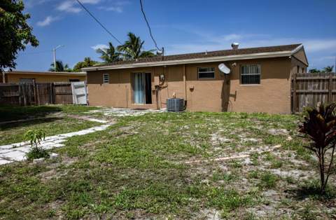 465 Waseca Dr Drive, Lake Worth FL - photo 14 of 18