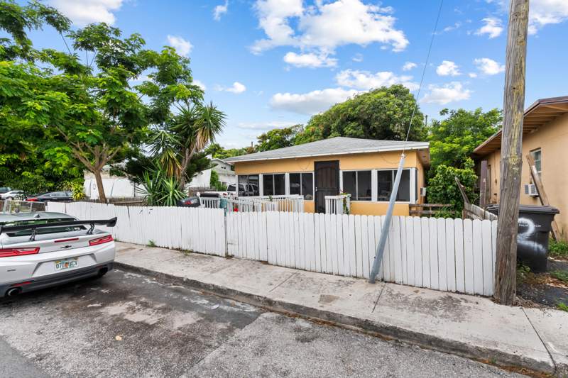 3 bedroom Single Family Residence at 728 22nd Street, Washington Heights, West Palm Beach — photo 4